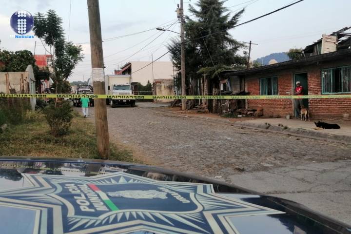 Dos muertos y un herido deja agresión armada en vivienda de Uruapan