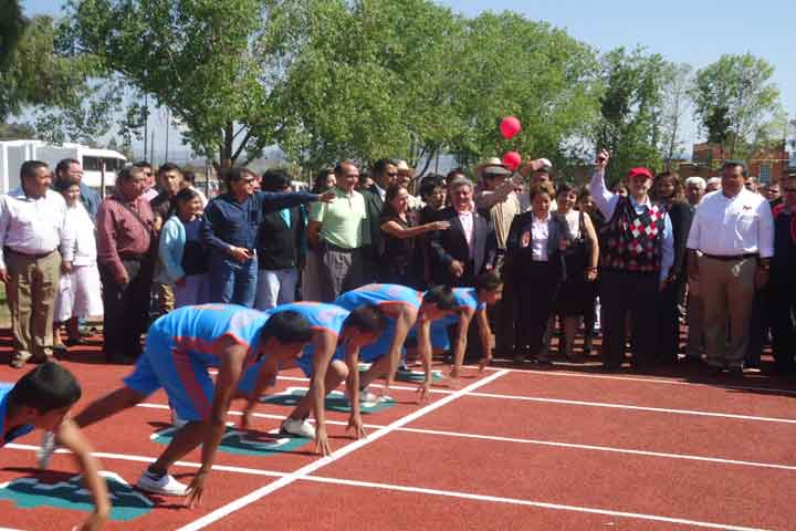  Inauguran  obras en la UD "Wenceslao Victoria Soto"