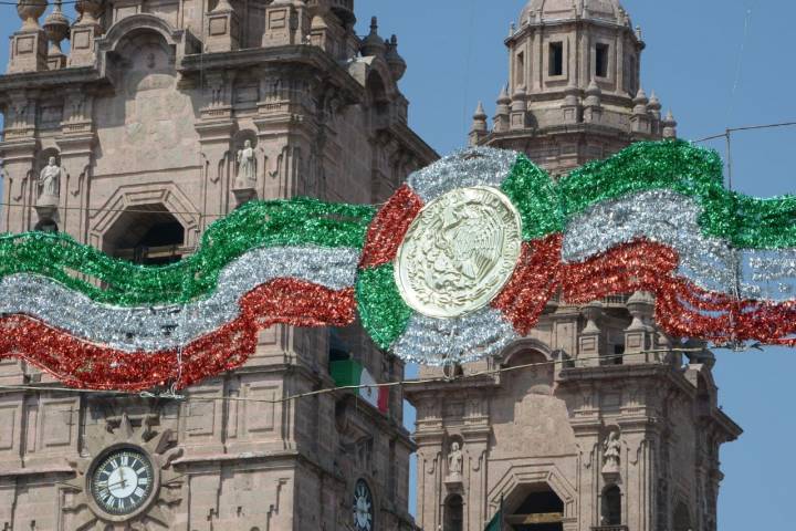 Ayuntamiento aprueba horarios para la venta de alcohol durante las Fiestas Patrias    