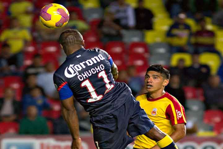 Doblete del "Chucho" Benítez tiene a Monarcas en la lona