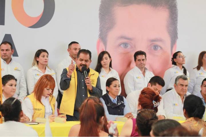 Ciudadanos de Tacámbaro reiteran su apoyo al profesor Lupillo Aguilera