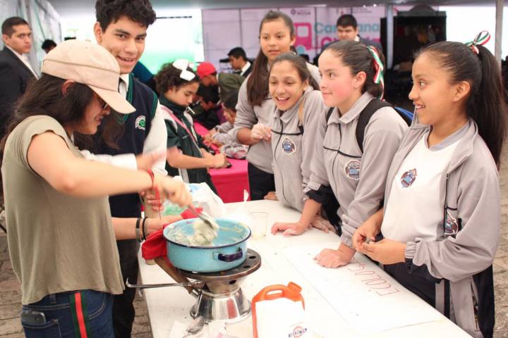 Invade la ciencia calles de Morelia   