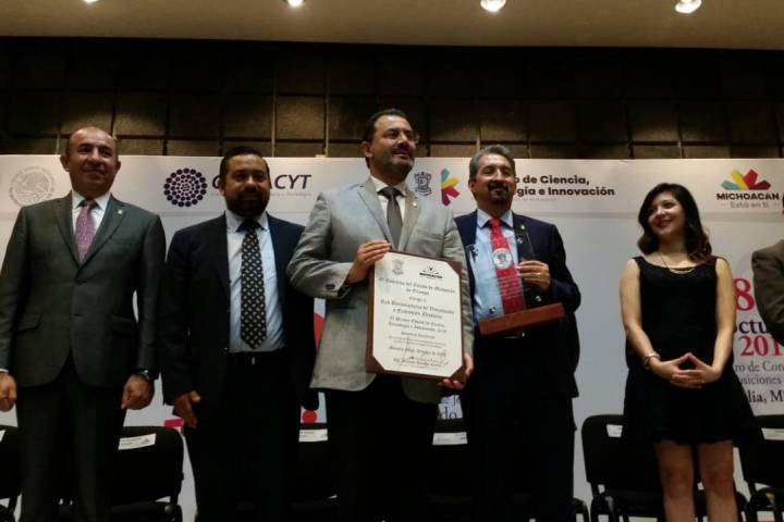 Premian a lo mejor de la Ciencia en Michoacán