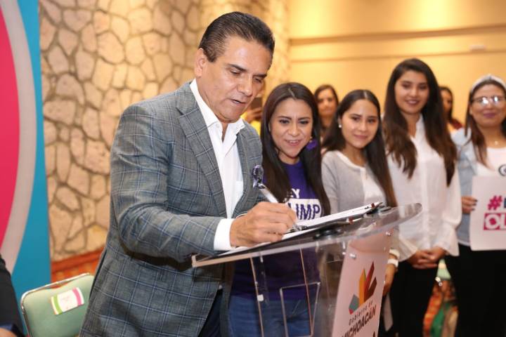 Gobierno de Michoacán y Colectivos Feministas, contra la violencia virtual y el ciber-acoso     