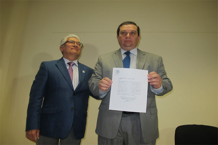 Relevan a Director de Oncología; Cuitláhuac Barajas asume el puesto