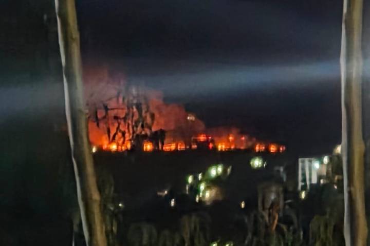 Incendio de pastizal moviliza a bomberos al sur de Morelia