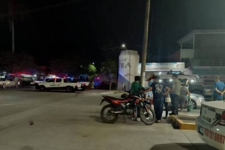 Hombre es asesinado a tiros en tienda autoservicio de Apatzingán