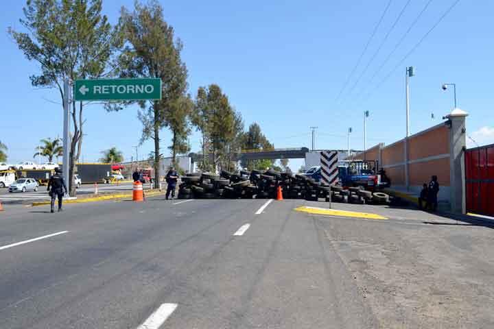 Advierten grupos de auto-defensa que ingresarán a Morelia