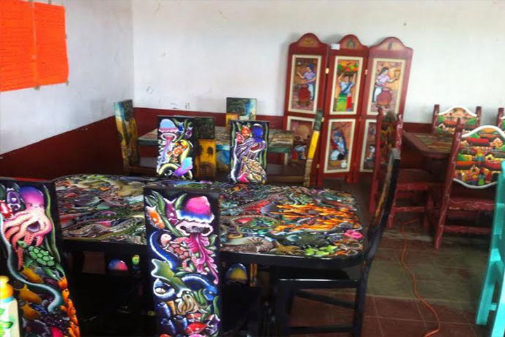 Cuanajo muestra la belleza de su artesanía 