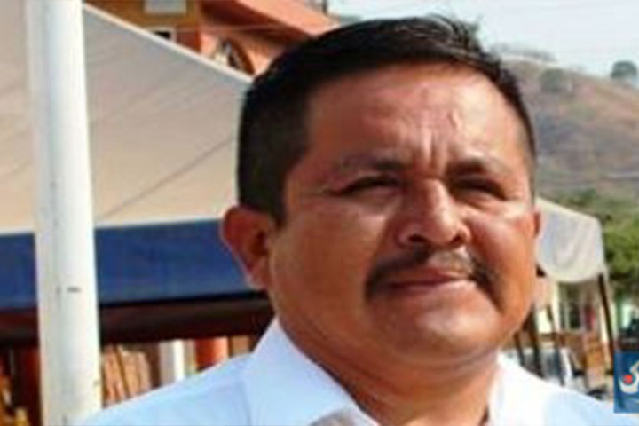 Requieren al alcalde de Aquila para investigarlo por hechos delituosos
