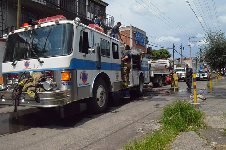 Incendio en la colonia Industrial moviliza a Bomberos de PCE